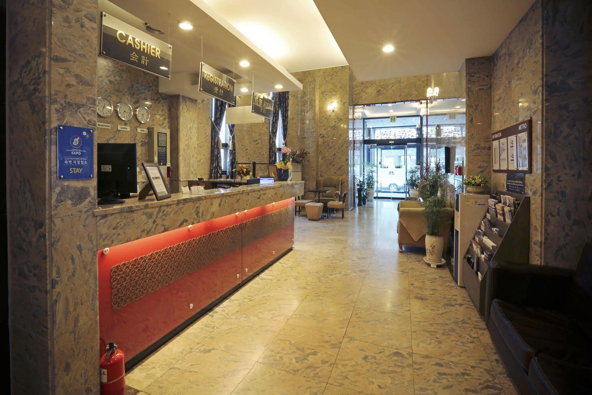 Cheonan Metro Tourist Hotel Exterior photo